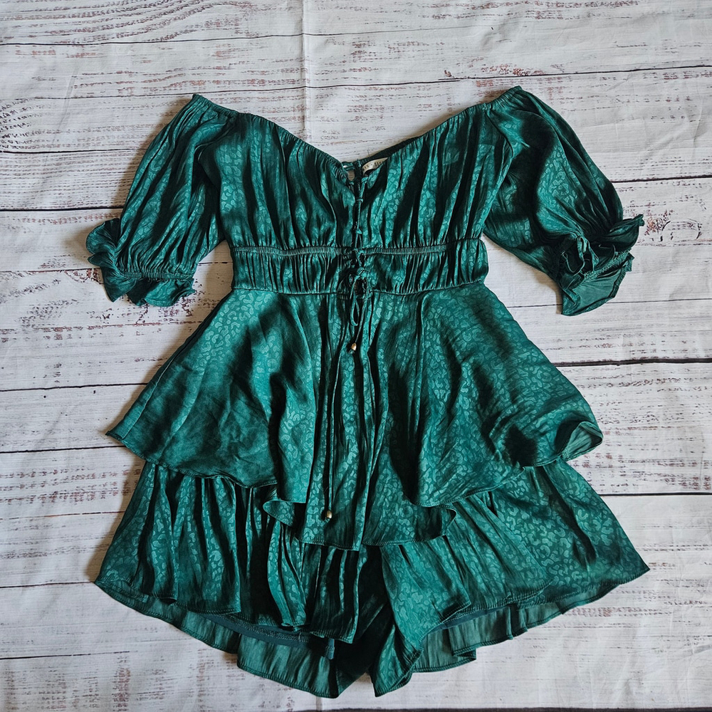 Saints + Secrets Green Leopard Print Off Shoulder Tiered Tie Up Romper US Xs